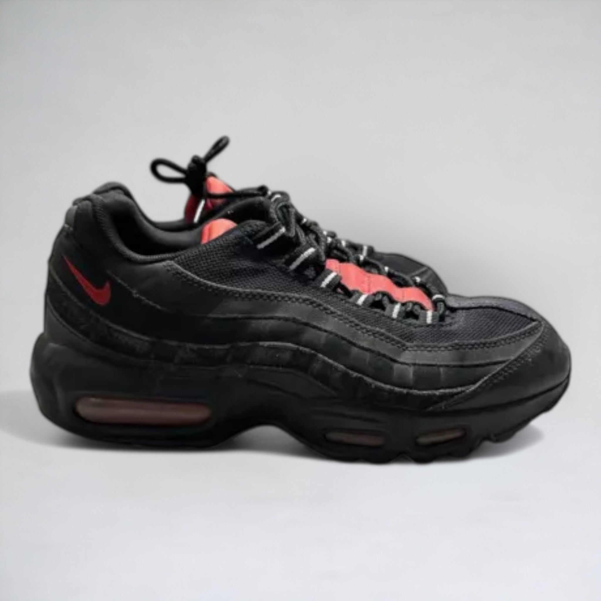 air max 95 black challenge red